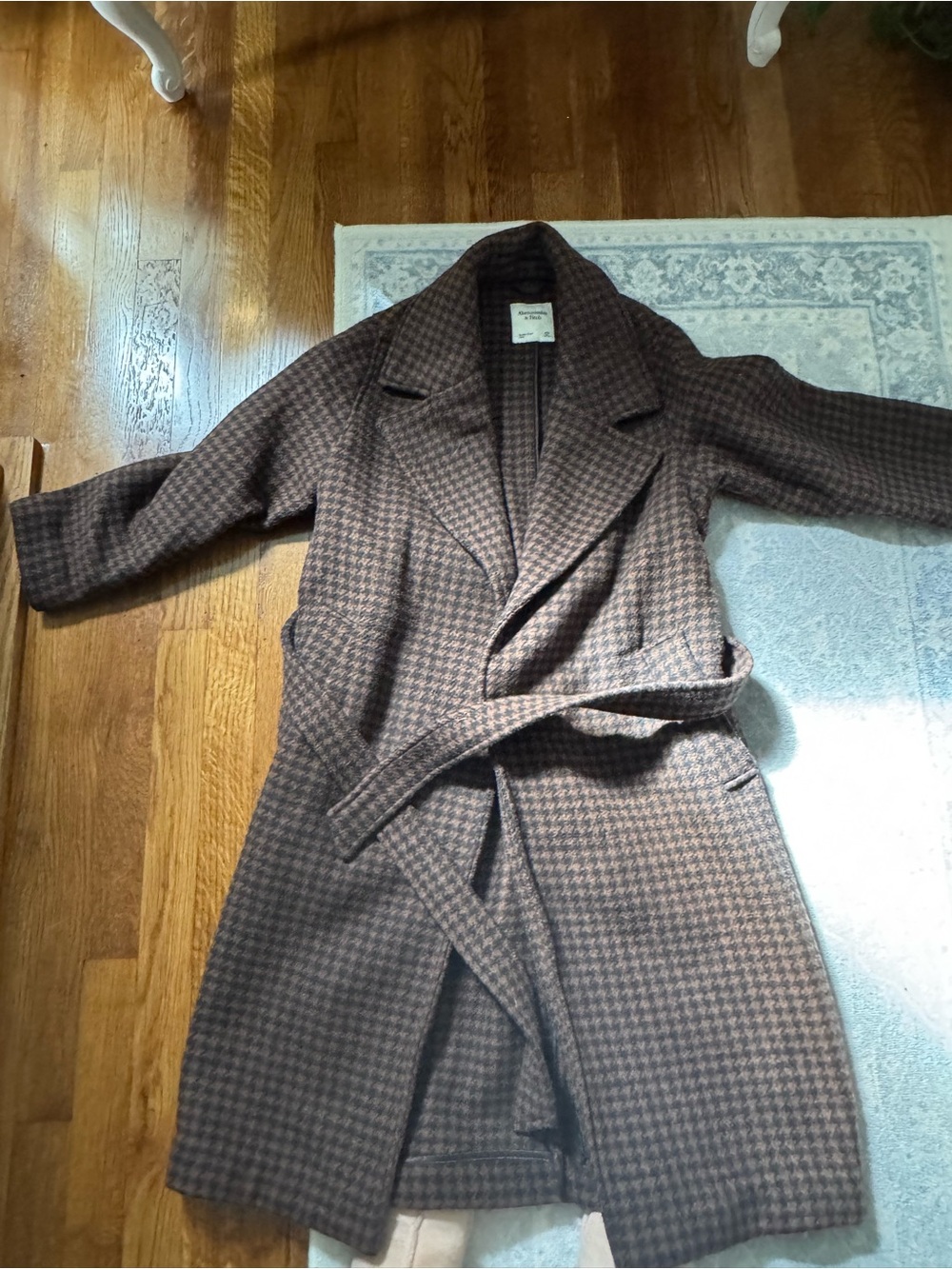 Abercrombie & Fitch Brown Houndstooth Wrap Trench Coat